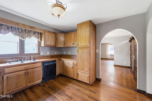 1830 Pittstown Road, Bristol, VA 24201