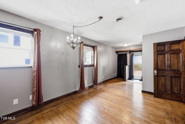 1830 Pittstown Road, Bristol, VA 24201