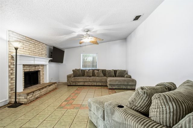 4100 Coronet Lane, Arlington, TX 76017
