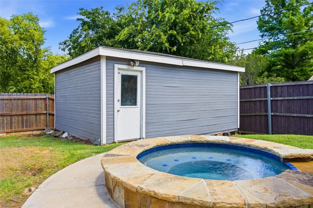 4100 Coronet Lane, Arlington, TX 76017