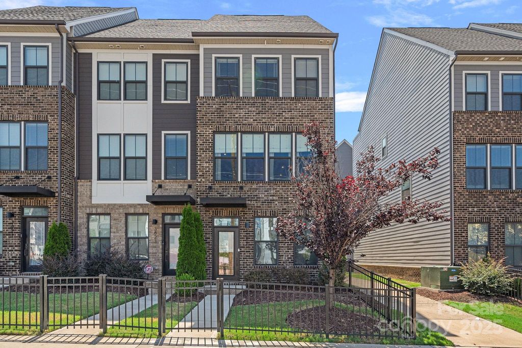 3625 S Tryon Street, Charlotte, NC 28217