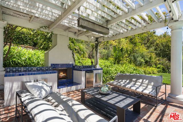 10981 Bellagio Road, Los Angeles, CA 90077
