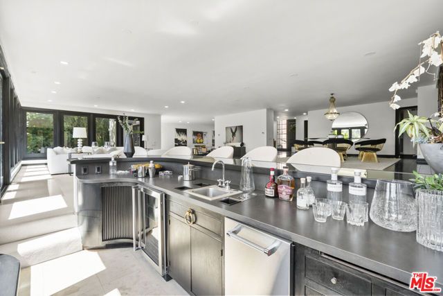 10981 Bellagio Road, Los Angeles, CA 90077