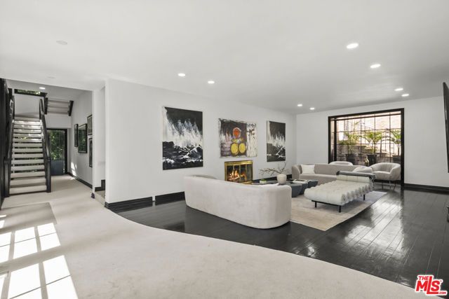 10981 Bellagio Road, Los Angeles, CA 90077