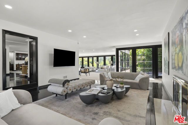 10981 Bellagio Road, Los Angeles, CA 90077