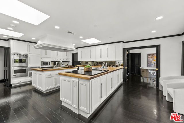10981 Bellagio Road, Los Angeles, CA 90077