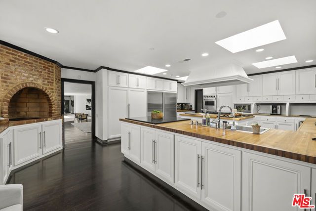 10981 Bellagio Road, Los Angeles, CA 90077