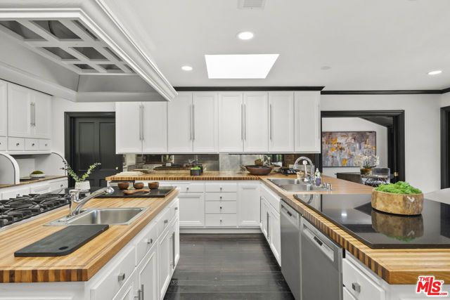 10981 Bellagio Road, Los Angeles, CA 90077