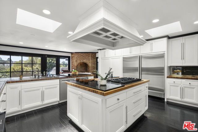 10981 Bellagio Road, Los Angeles, CA 90077