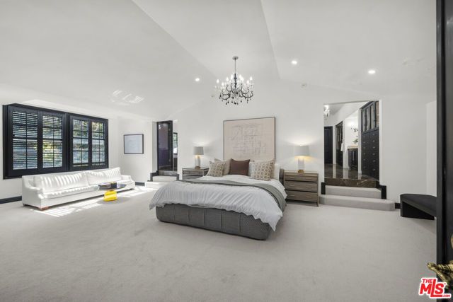 10981 Bellagio Road, Los Angeles, CA 90077
