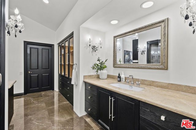 10981 Bellagio Road, Los Angeles, CA 90077