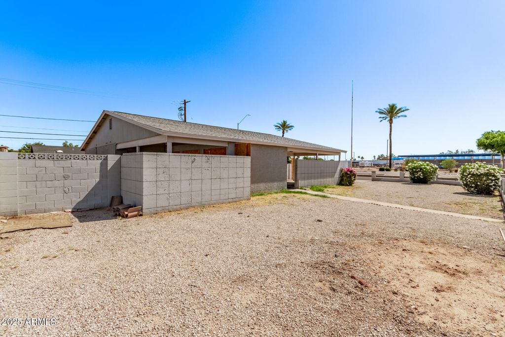 5902 W ORANGE Drive, Glendale, AZ 85301 — photo 2