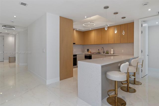 100 S Pointe Drive 910, Miami Beach, FL 33139