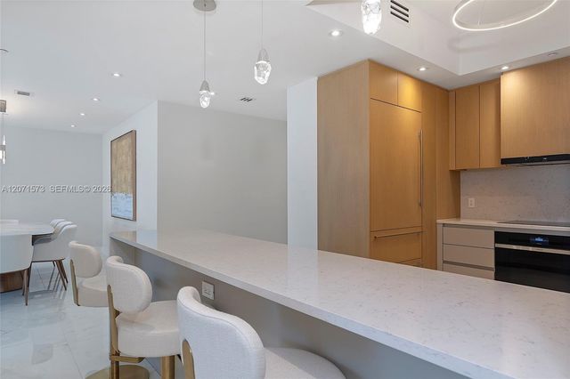100 S Pointe Drive 910, Miami Beach, FL 33139