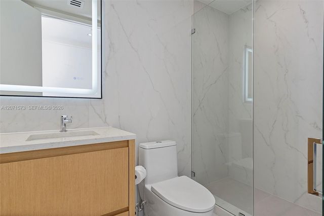 100 S Pointe Drive 910, Miami Beach, FL 33139