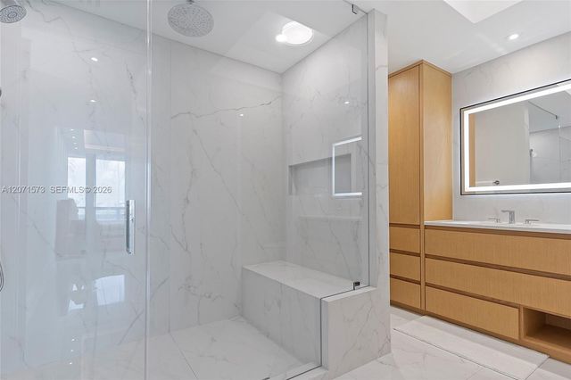 100 S Pointe Drive 910, Miami Beach, FL 33139