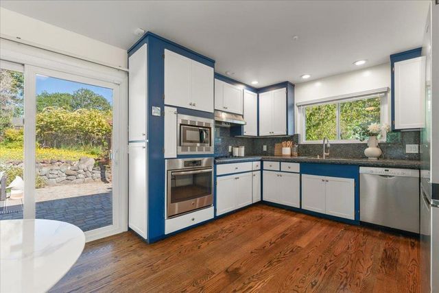 1207 Woodview Terrace, Los Altos, CA 94024