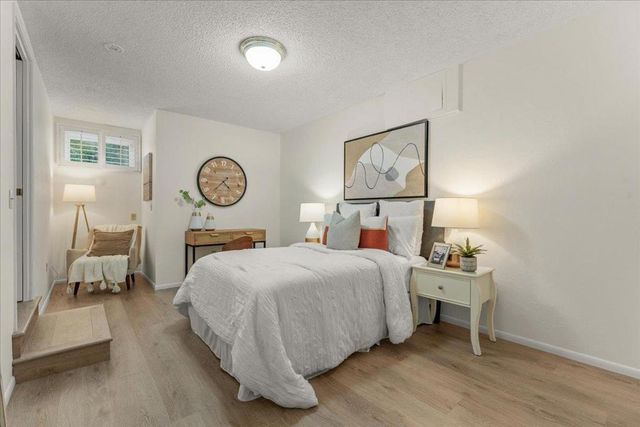 1207 Woodview Terrace, Los Altos, CA 94024