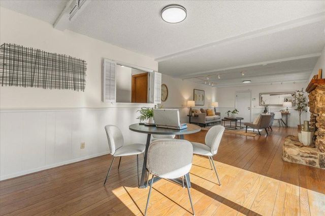 1207 Woodview Terrace, Los Altos, CA 94024