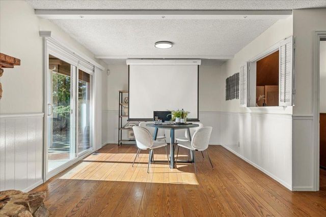 1207 Woodview Terrace, Los Altos, CA 94024