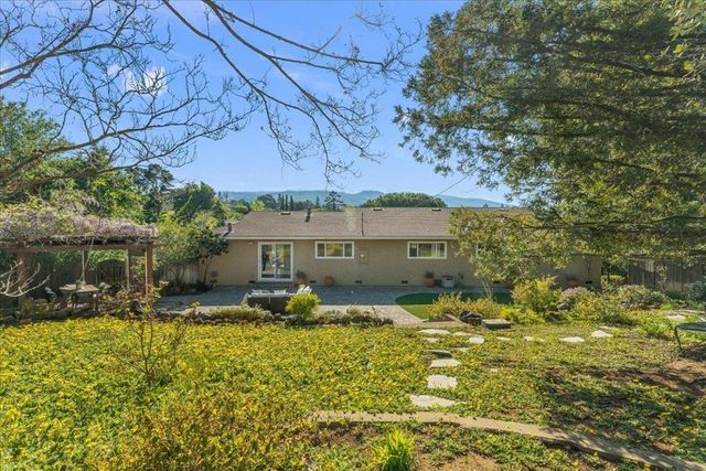 1207 Woodview Terrace, Los Altos, CA 94024