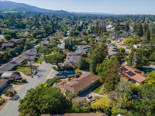 1207 Woodview Terrace, Los Altos, CA 94024