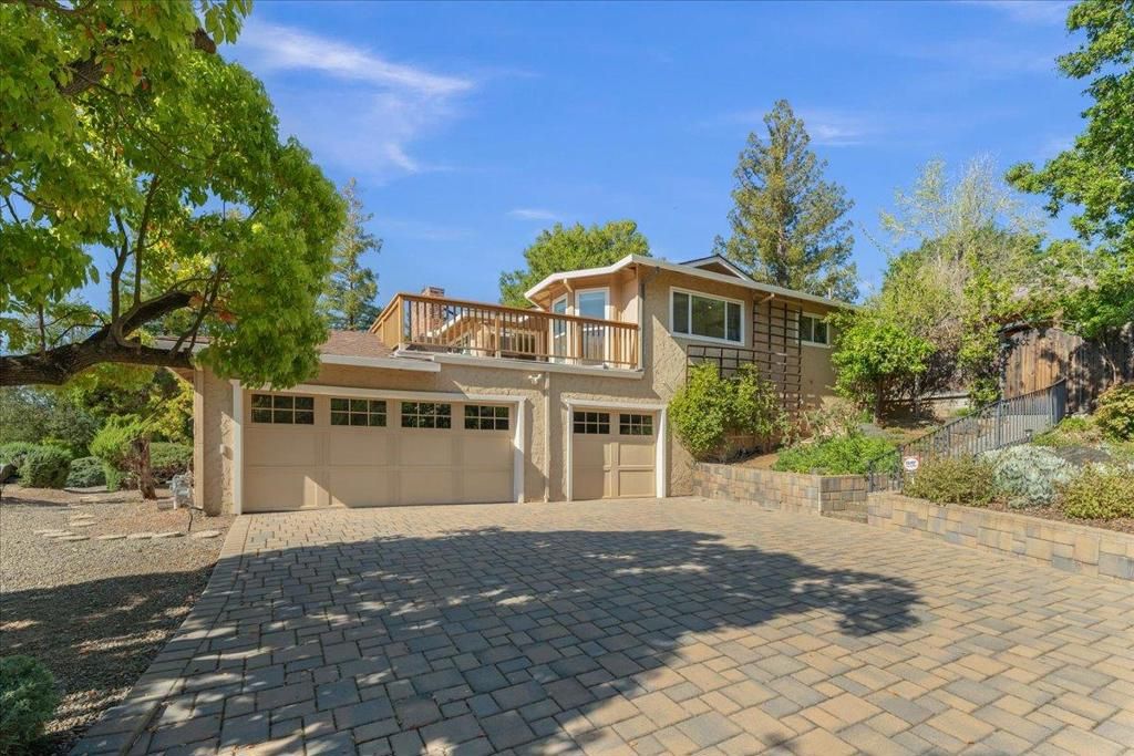 Image 2 of property listing at 1207 Woodview Terrace, Los Altos, CA 94024