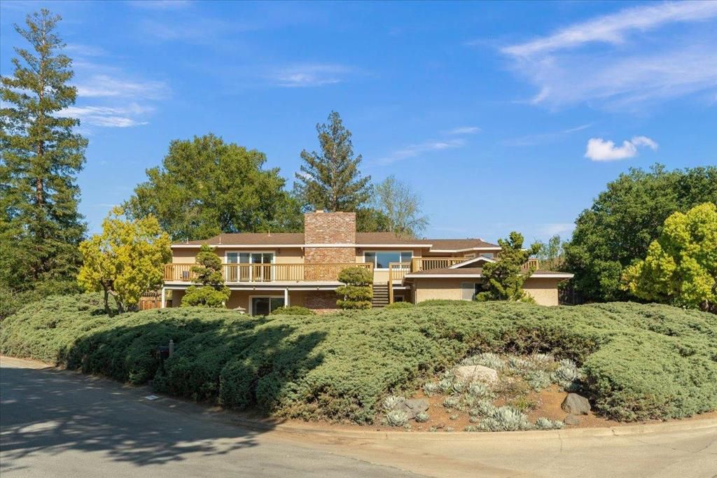 Image 3 of property listing at 1207 Woodview Terrace, Los Altos, CA 94024