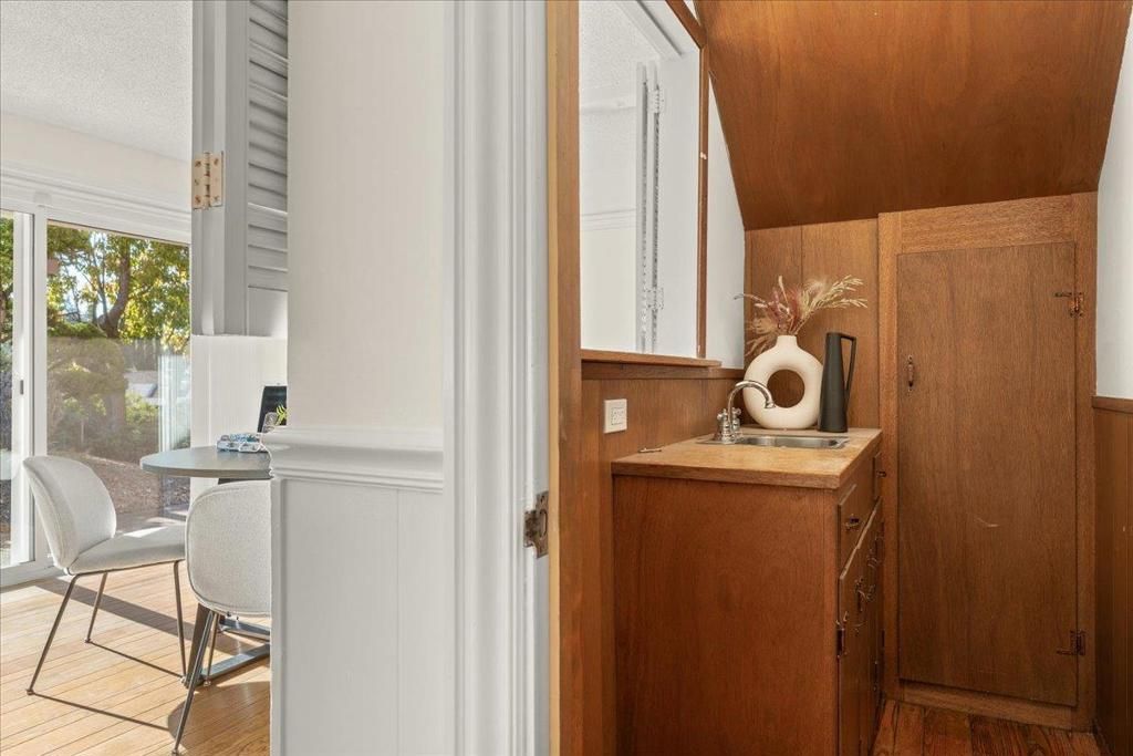 Image 34 of property listing at 1207 Woodview Terrace, Los Altos, CA 94024