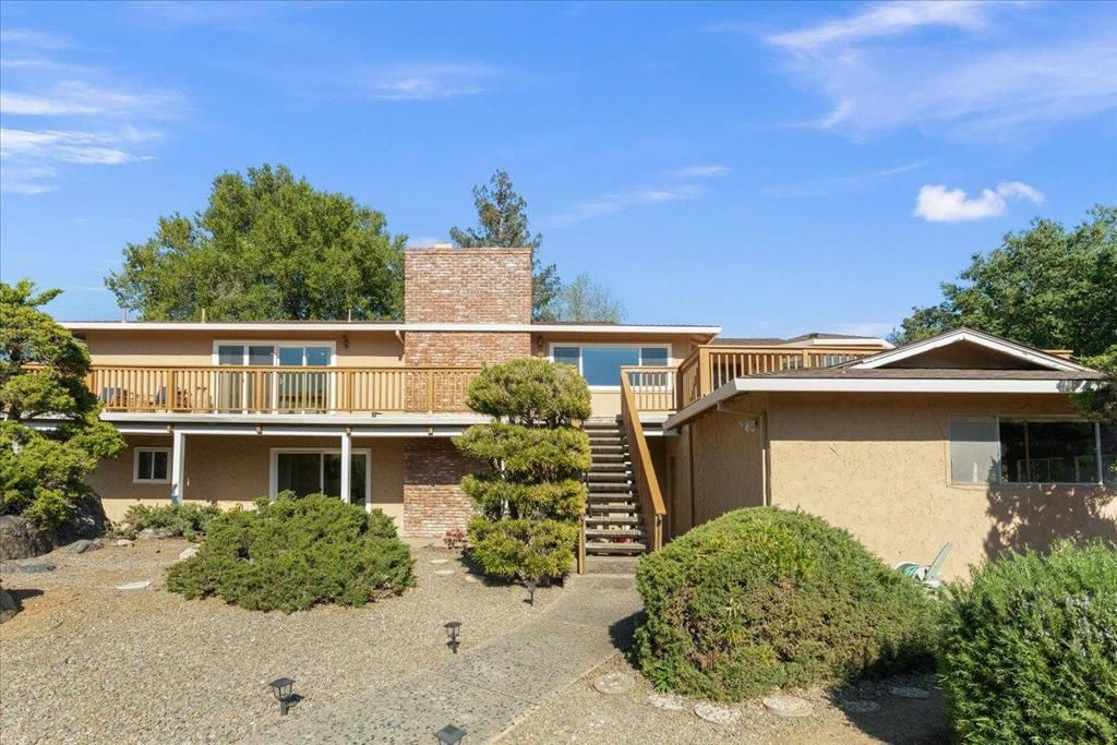 Image 49 of property listing at 1207 Woodview Terrace, Los Altos, CA 94024