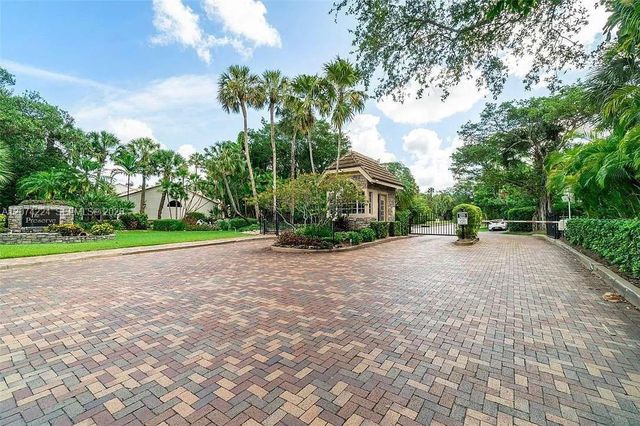 3724 Wilderness Way, Coral Springs, FL 33065