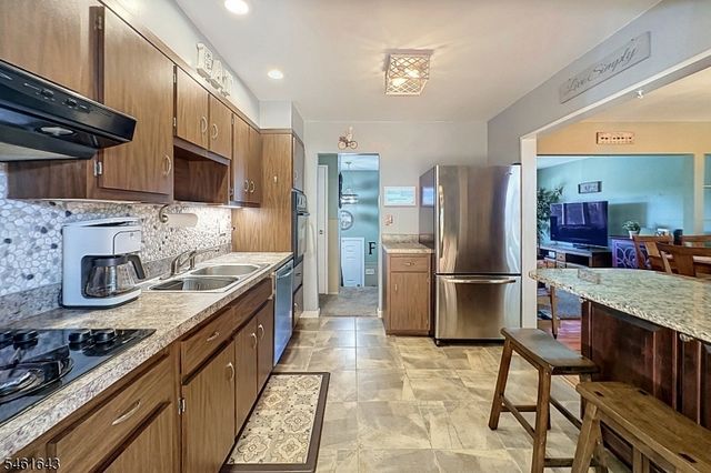 25 Kory Rd, Newton Town, NJ 07860