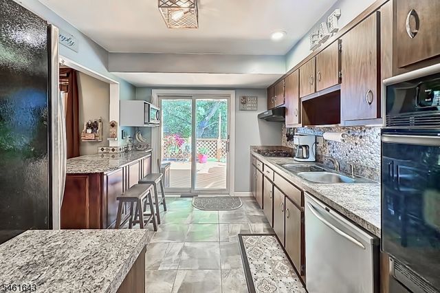 25 Kory Rd, Newton Town, NJ 07860