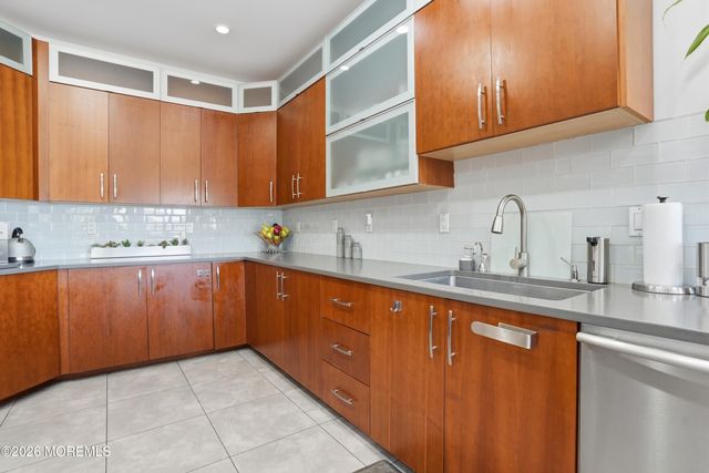 5 Holdman Place, Millstone, NJ 08535