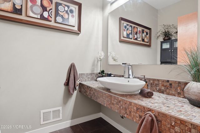 5 Holdman Place, Millstone, NJ 08535