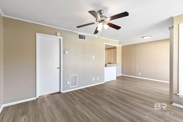 2061 N Seacliff Drive 2061, Daphne, AL 36526