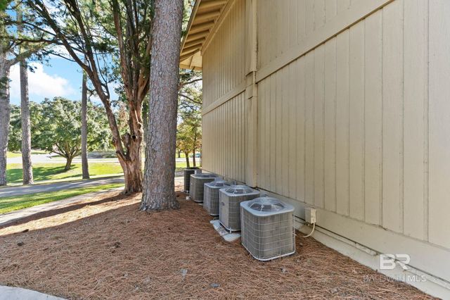 2061 N Seacliff Drive 2061, Daphne, AL 36526