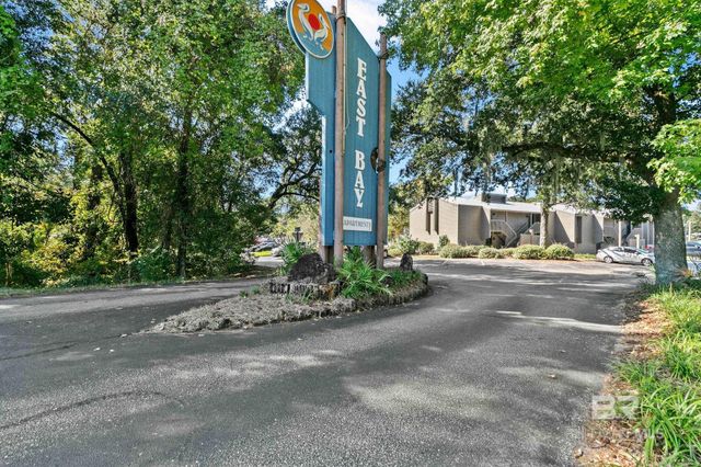 2061 N Seacliff Drive 2061, Daphne, AL 36526