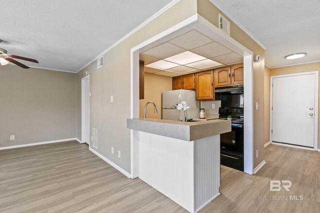 2061 N Seacliff Drive 2061, Daphne, AL 36526