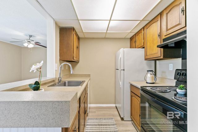 2061 N Seacliff Drive 2061, Daphne, AL 36526