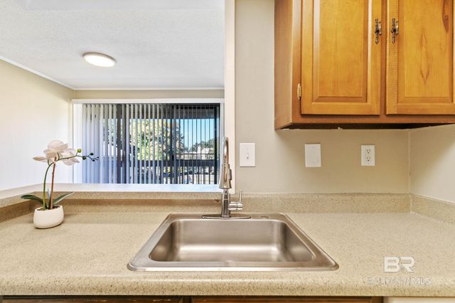 2061 N Seacliff Drive 2061, Daphne, AL 36526