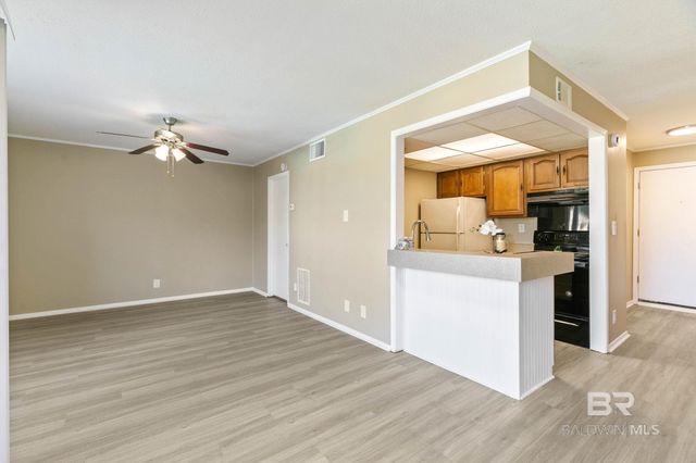 2061 N Seacliff Drive 2061, Daphne, AL 36526