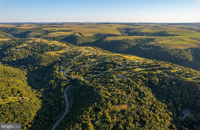 7282 WOODBINE RD, Airville, PA 17302