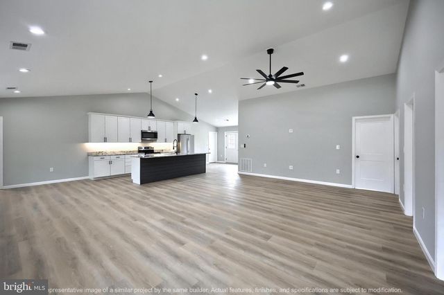 7282 WOODBINE RD, Airville, PA 17302