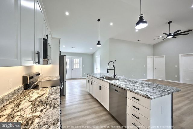 7282 WOODBINE RD, Airville, PA 17302