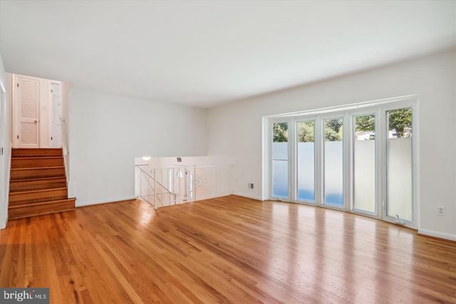 6518 WILMETT RD, Bethesda, MD 20817