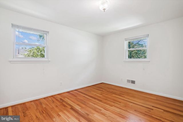 6518 WILMETT RD, Bethesda, MD 20817