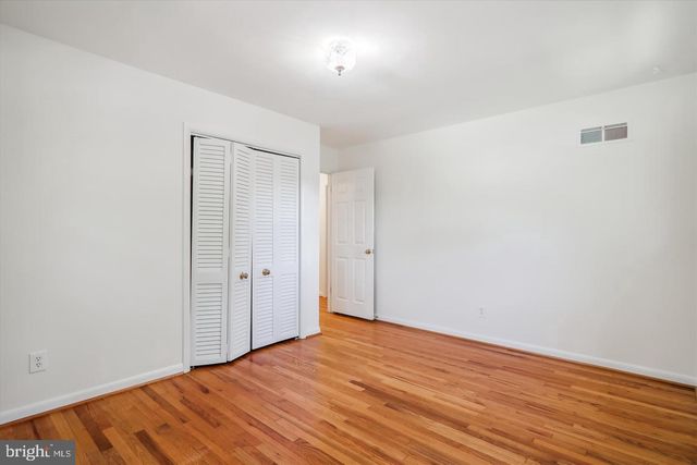 6518 WILMETT RD, Bethesda, MD 20817