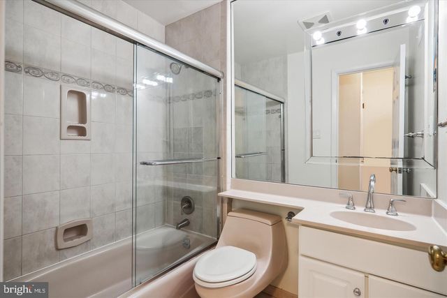 6518 WILMETT RD, Bethesda, MD 20817