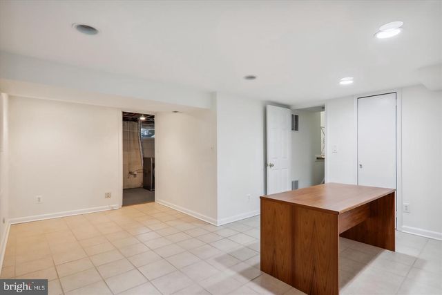 6518 WILMETT RD, Bethesda, MD 20817